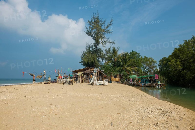 Sandy beach beach and beach bar, Klong Khong Beach, Sala Dan, Ko Lanta, Koh Lanta, Krabi Province, Southern Thailand, Andaman Sea, Thailand