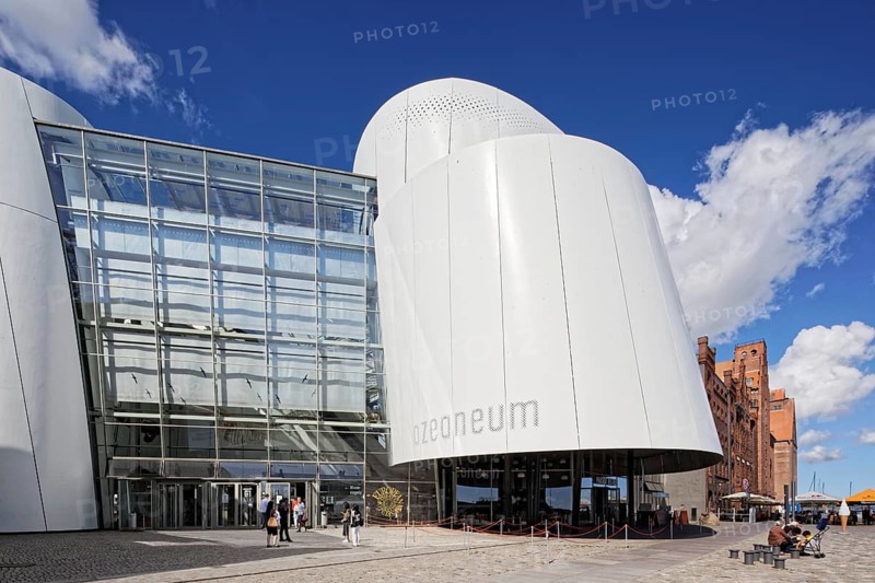 Entrance Ozeaneum, harbour promenade, natural history museum, museum shows the underwater world of the cold seas, opening 12.07.2008, modern architecture, Hafenstraße, Stralsund, Mecklenburg-Vorpommern, Germany