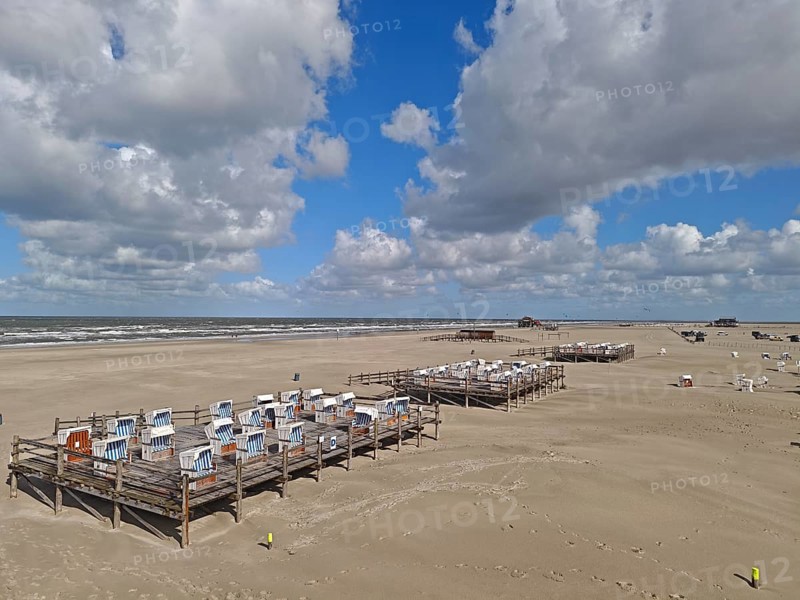 North Sea beach, blue sky, white clouds, summer, sun, sand, beach chairs on a platform, on the edge of the UNESCO World Heritage Site, Ording, Sankt Peter-Ording, Schleswig-Holstein, Germany