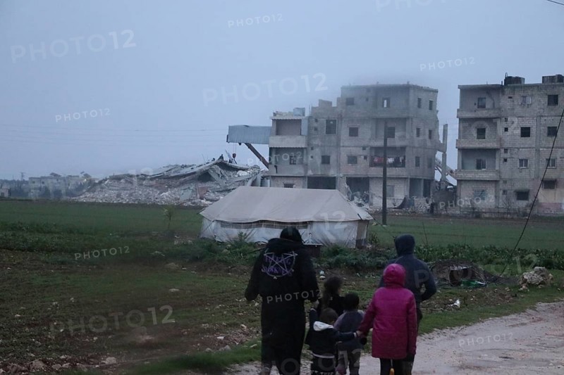 Civil defense teams attempt to rescue civilians trapped under the rubble after a powerful earthquake struck Turkey and Syria, killing tens of thousands. Aleppo, Syria – Feb 6, 2023, aleppo, syria