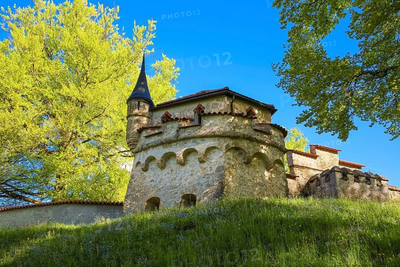 Lichtenstein Castle, fairytale castle of Württemberg, romantic fairytale castle on the eaves of the Swabian Alb, historicism, architecture, new building 1840-1842, according to plans by the architect Carl Alexander Heideloff, 19th century, exterior of the Marienkapelle, Honau, municipality of Lichtenstein, Baden-Württemberg, Germany