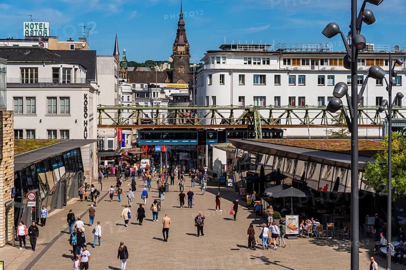 The Wuppertal suspension railway arrives at the Döppersberg stop in the city centre of Wuppertal, Germany