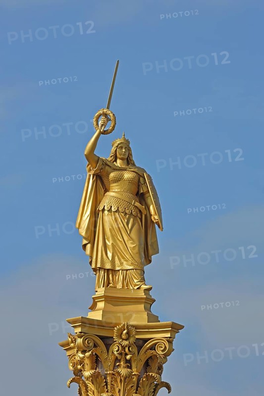 Golden sculpture Megalopolis with laurel wreath, sword and Wendish crown as an allegorical figure and symbol for the federal state of Mecklenburg-Vorpommern and war memorial to the Franco-Prussian War of 1870-71, free-standing, Victory Column, free-standing, Old Garden, Schwerin, Germany