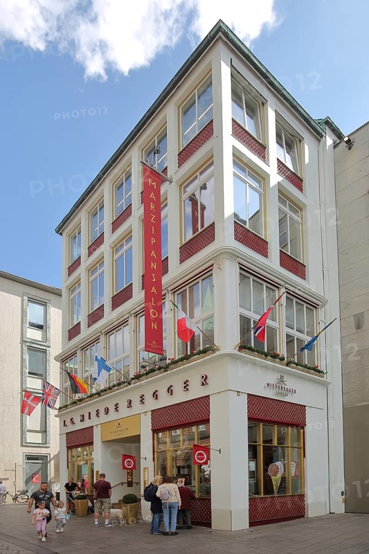 Niederegger, sale and production of Lübeck marzipan, inscription, tourism, confectionery, company, manufacturing, production, marketing, shop, old town, Lübeck, Schleswig-Holstein, Germany