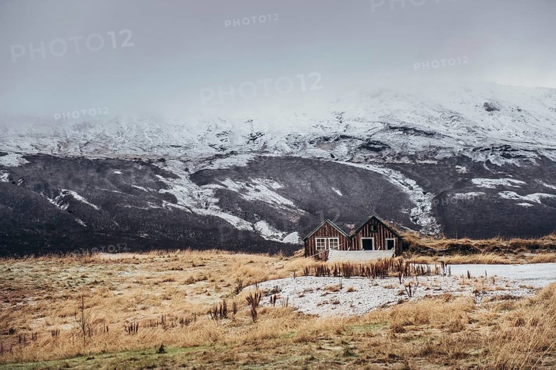 Hut close to the geysers in southern iceland, in the morning, winter, Golden Circle, Mountains, Iceland, Northern Europe* Hut close to the geysers in southern iceland, in the morning, Golden Circle, Mountains, Northern Europe