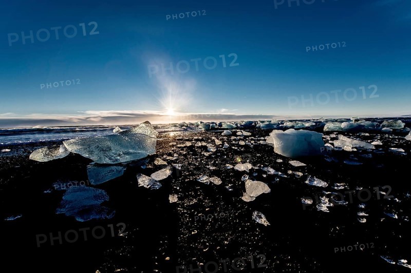 Jökulsarlon, icebergs, glacial lake, Vatnajökull Glacier, winter, beach, Iceland* Jökulsarlon, Growler, Glacierlagoon, Vatnajökull Glacier, Beach, Iceland