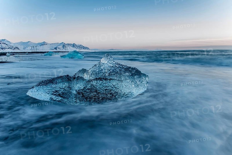 Jökulsarlon, icebergs, ice, cold, glacial lake, Vatnajökull glacier, winter, beach, sunrise, ocean, Iceland* Jökulsarlon, Growler, Ice, Cold, Glacierlagoon, Vatnajökull Glacier, Beach, Sunrise, Ocean, Iceland