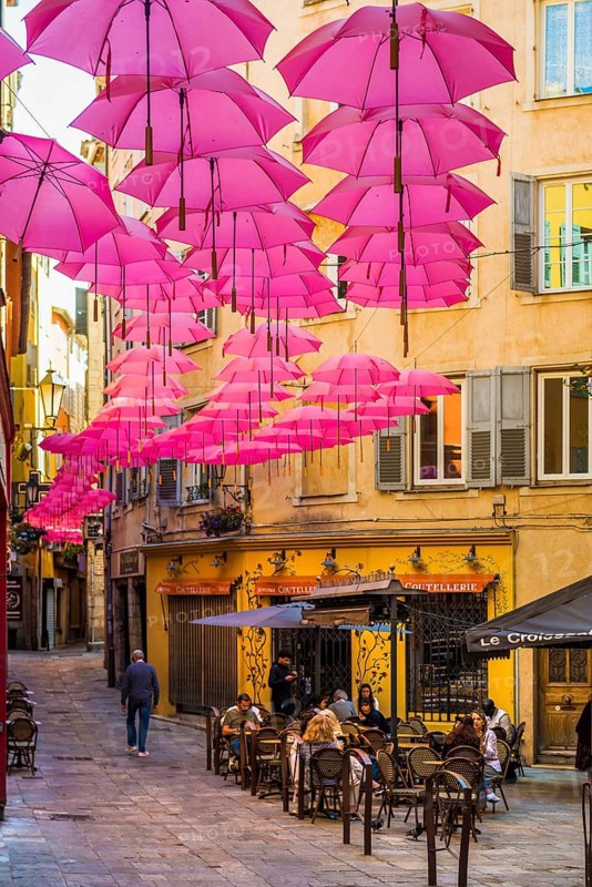 Picturesque alley in the old town, Grasse, Alpes Maritimes, Provence Alpes Cote d'Azur, French Riviera, South of France, France
