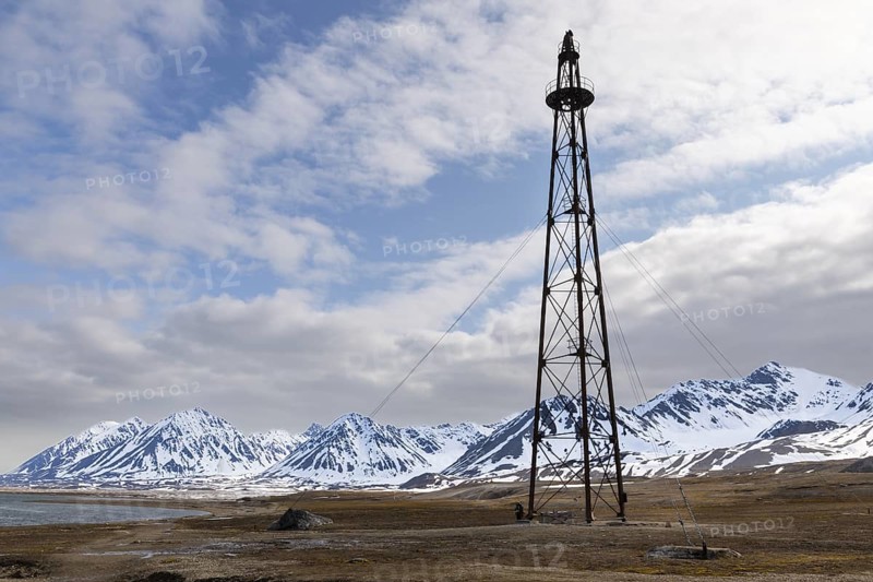 Amundsen-Ellsworth-Nobile, mast for airship, mountain range, Ny-Alesund, Spitsbergen, Svalbard