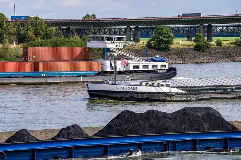 The Rhine near Duisburg, cargo ships, DU-Beeckerwerth North Rhine-Westphalia, Germany