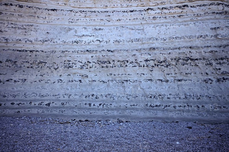 Flint inclusions in chalk cliffs, beach, pebble beach, Étretat, cliff, cliffs, chalk cliffs, alabaster coast, La Côte d'Albâtre, Normandy, Seine-Maritime, France