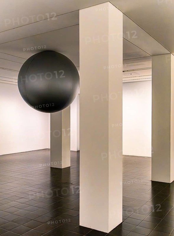 Interior design with paintings and exhibits in the Hamburger Kunsthalle, art museum am Glockengießerwall, Hamburg, Germany
