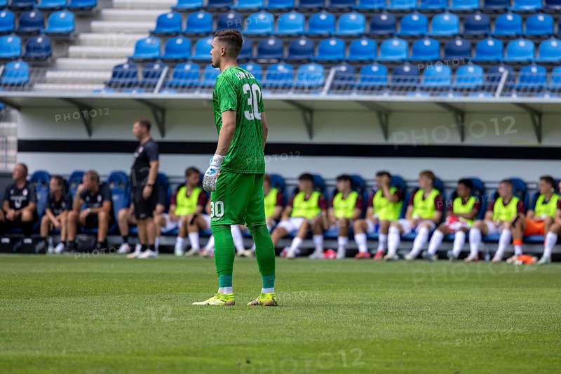 Waldhof Mannheim v FC Emmen, Netherlands (last test match in front of the start of the new season) ***Picture: Lucien Hawryluk (30, Mannheim)