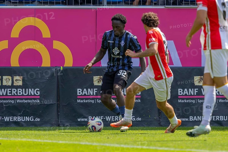 Waldhof Mannheim v FC Emmen, Netherlands (last test match in front of the start of the new season) ***On the ball: Kennedy Okpala (32, Mannheim)