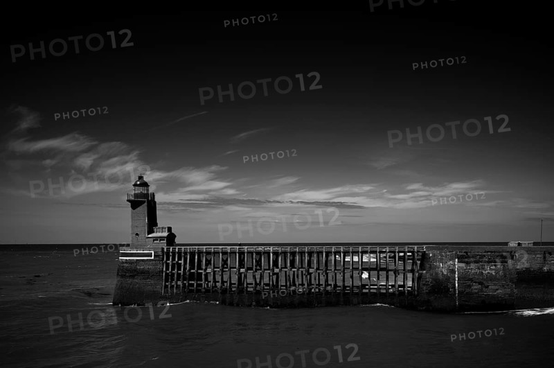 Sea, lighthouse Feu de la jetée Sud, lighthouse, black and white, harbour entrance, pier, Fécamp, Normandy, Seine-Maritime, France
