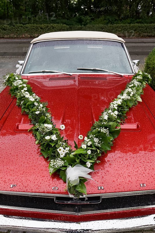 1965 Ford Mustang Cabriolet, decorated as a wedding car, Kühlungsborn, Baltic Sea, Mecklenburg-Vorpommern, Germany