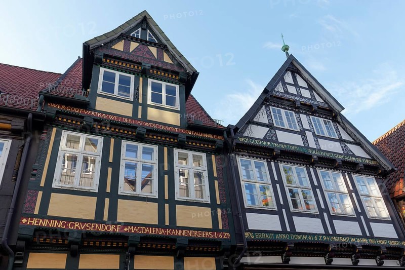 Half-timbered houses from the 17th century, façade with pious inscriptions, Celle Old Town, Celle, Lower Saxony, Germany