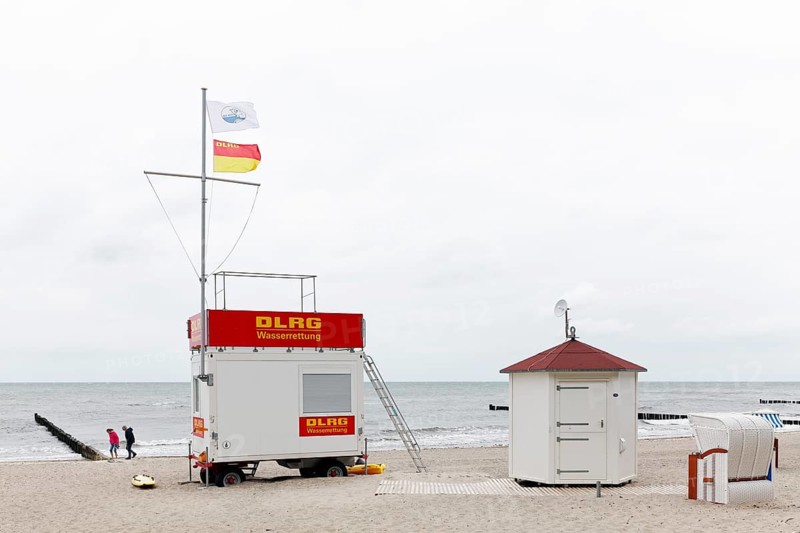 DLGR water rescue station on the beach at the Baltic Sea, grey sky, Kühlungsborn, Mecklenburg-Vorpommern, Germany