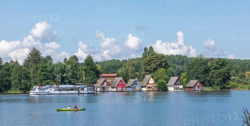 Boathouses, holiday homes on Lake Mirow, excursion boat, canoe, Mirow, Mecklenburg Lake District, Mecklenburg-Western Pomerania, Germany
