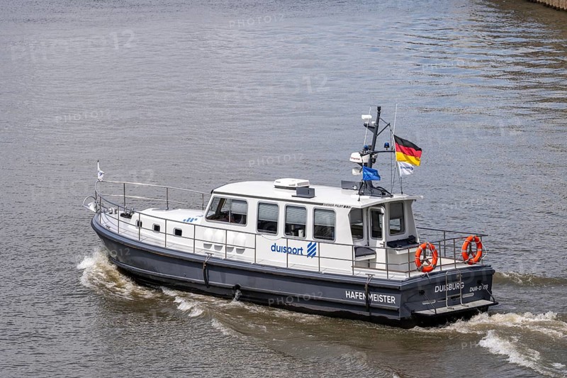 Harbour control boat, Hakon II, of the harbour master in the port of Duisburg-Ruhrort, Duisport, 500hp motorboat, built at the Siemer shipyard, Duisburg, North Rhine-Westphalia, Germany