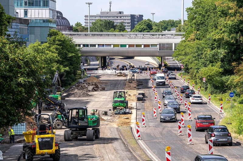 Rehabilitation of the B8, Europaring, in the city centre of Leverkusen, major infrastructure measure to renew the thoroughfare, North Rhine-Westphalia, Germany