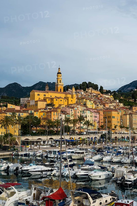 Town with colourful houses by the sea, sunrise, Menton, Alpes Maritimes, Provence Alpes Cote d'Azur, French Riviera, South of France, France