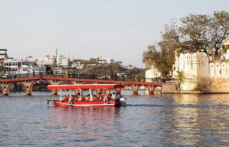 Excursion boat on Lake Pichola, Udaipur, Rajasthan, India