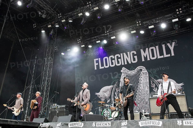Nathen Maxwell (bass player), Matthew Hensley (accordion player), Dave King (singer), Robert Schmidt (banjo player) and Dennis Casey (guitarist) from Flogging Molly at the Highfield Festival on Sunday, Störmthaler See, 18/08/2024