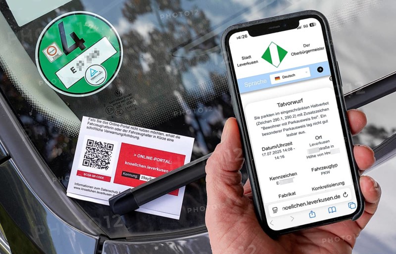 Parking ticket on a car, wrongly parked, resident parking, without parking ticket, parking authorisation, notification of the public order office, offence can be read via QR code and the warning fine, fine, can be paid immediately online, North Rhine-Westphalia, Germany