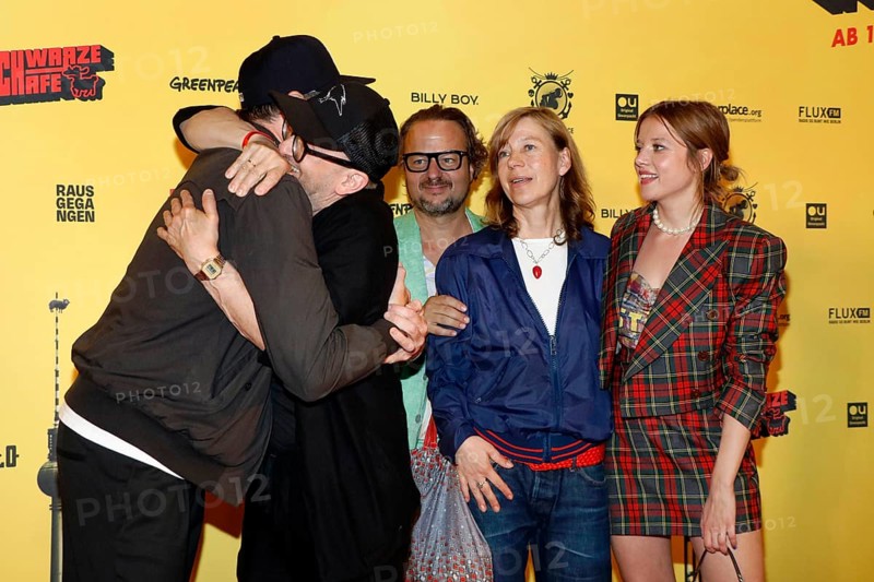 Marc Hosemann, Milan Peschel, Oliver Rihs, Jule Böwe and Jella Haase at the #SchwarzeSchafe premiere at the cinema in the Kulturbrauerei on 15.7.2025 Berlin