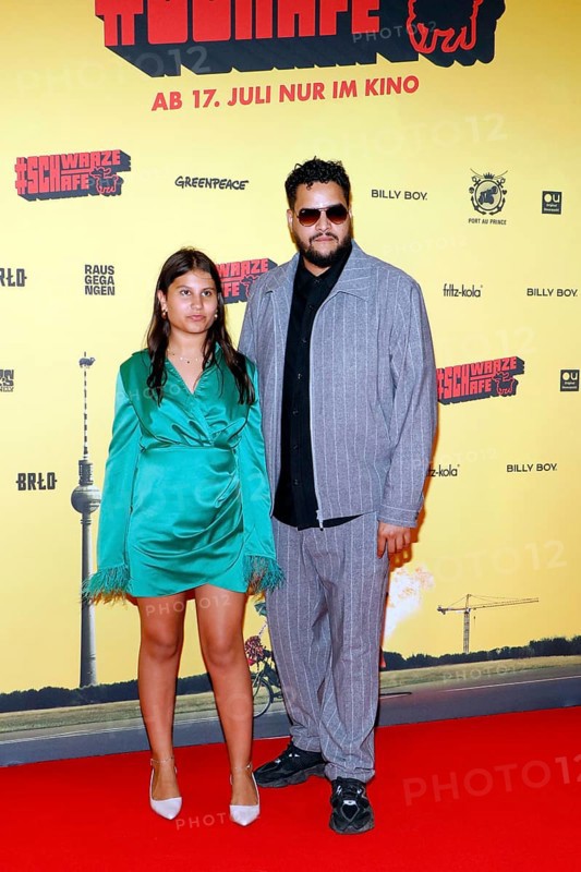 Yasin El Harrouk (R) and guest at the #SchwarzeSchafe premiere at the cinema in the Kulturbrauerei on 15.7.2025 Berlin