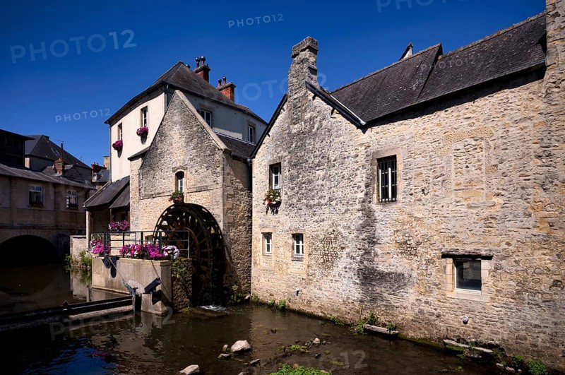 Mill wheel, mill, tanners' quarter, river Aure, old town, Bayeux, Normandy, Calvados, France