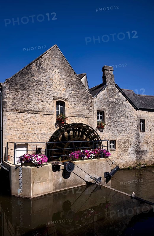 Mill wheel, mill, tanners' quarter, river Aure, old town, Bayeux, Normandy, Calvados, France