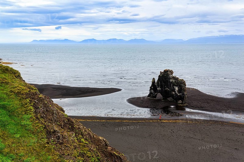 Basalt rock Hvitserkur, famous Elephant Rock on the lava beach, coastline, Vatnsnes peninsula, Hunafjördur, North Iceland, Iceland