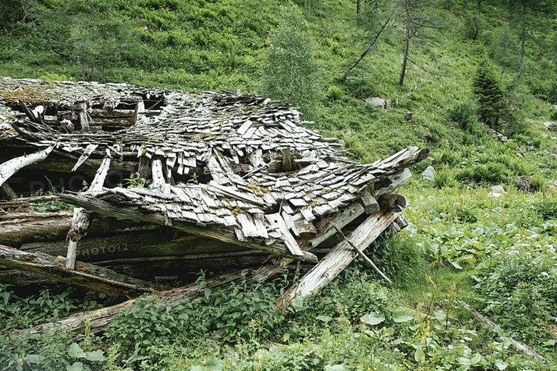 Collapsed alpine hut, Seidlwinkl valley, Rauris, Pinzgau, Salzburg, Austria