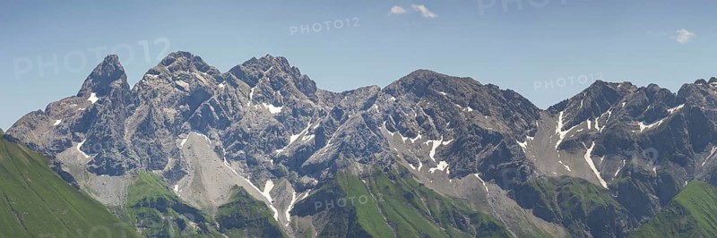 Mountain panorama from Fellhorn 2037m, to the Allgäu main ridge with Trettachspitze 2595m, Mädelegabel 2645m, Bockkarkopf 2609m and Hochfrottspitze 2649m, Allgäu Alps, Allgäu, Bavaria, Germany