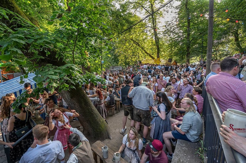 Party mile at the Erlangen Bergkirchweih, traditional twelve-day folk festival, Erlangen, Middle Franconia, Bavaria, Germany