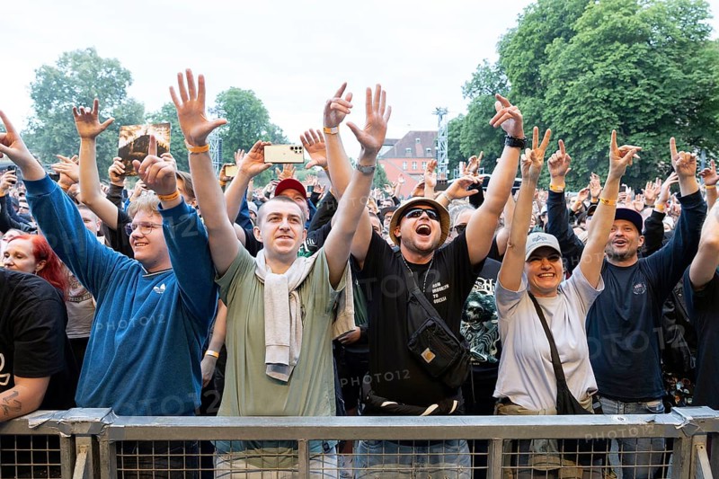 Audience, Cypress Hill, Hip-Hop, Rap, USA, open air at the Citadel Music Festival, 09.07.2025, Zitadelle Spandau, Berlin, Germany < english> Cypress Hill, HipHop, Rap, USA, open air at the Citadel Music Festival, July 9, 2025, Spandau Citadel, Berlin, Germany