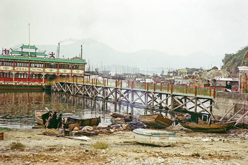 Tai Pak floating restaurant, Castle Peak, New Territories, Hong Kong, Asia, 1964