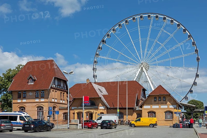 Railway station, Ferris wheel, Warnemünde, Rostock, Mecklenburg-Vorpommern, Germany