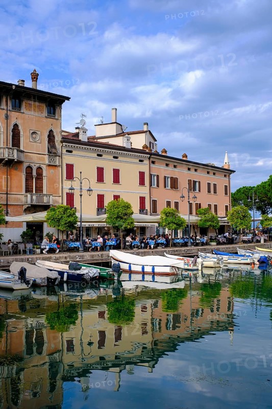 Houses at the harbour, Porto Vecchio, Lake Garda, Desenzano del Garda, Lombardy, Province of Brescia, Italy