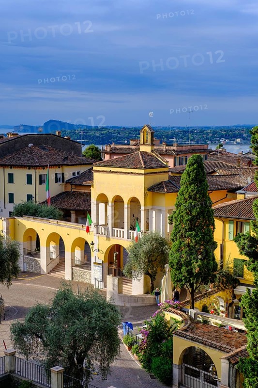 Piazza del Caduti, Gardone Riviera, on Lake Garda, Lombardy, Italy