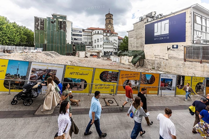 Dibag buys Benko property after Signa's insolvency. Dibag Industriebau AG has acquired the building site from René Benko. Under the project name Patio, building construction work on the corner of Königstrasse and Schulstrasse on the site of the former sports arena is set to begin in 2025. An office and commercial building is planned. Stuttgart, Baden-Württemberg, Germany