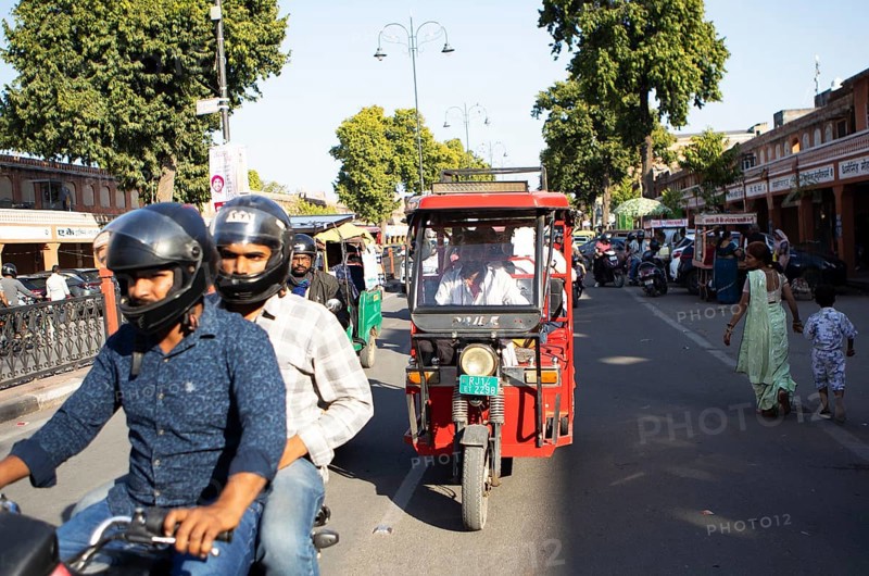 Rickshaw in the old city centre, Jaipur, Rajasthan, India