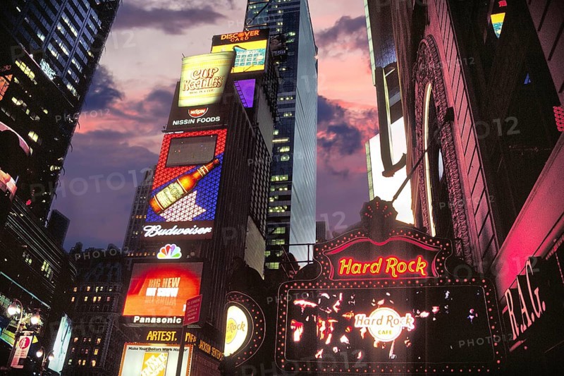 Time Square in the evening, on the right the Hard Rock Café, New York City, USA