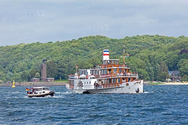 Historic paddle steamer Freya, submarine memorial, Kiel Week, Kiel Fjord, Möltenort, Heikendorf, Kiel, Schleswig-Holstein, Germany