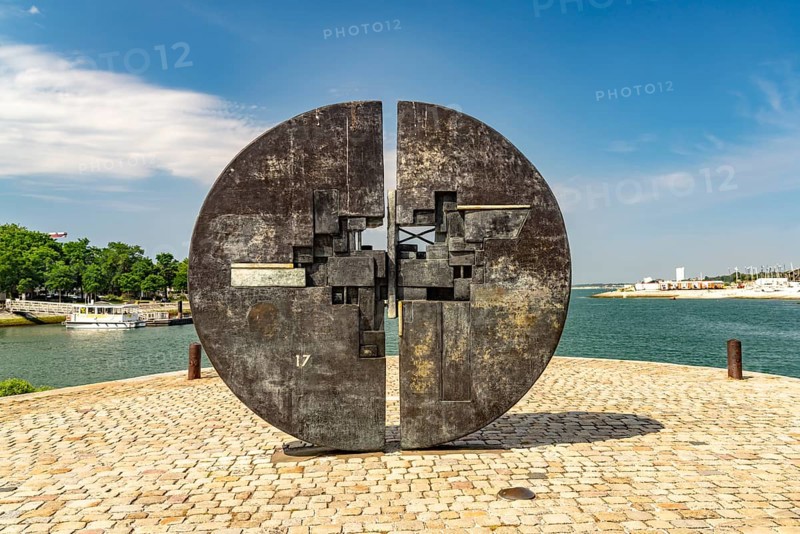 Sculpture Crépeau l'humaniste at the harbour in La Rochelle, France