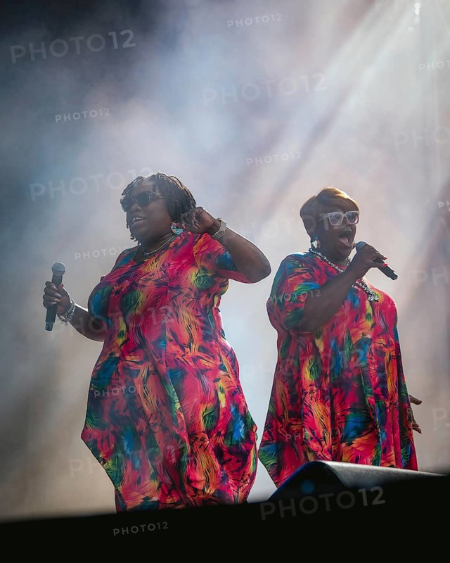Dynelle Rhodes (Armstead) and Dorrey Lyles, singers of the Weather Girls at the Berlin Rundfunk 91.4 Open Air in the Berlin ParkbÃ¼hne Wuhlheide on 05.07.2025