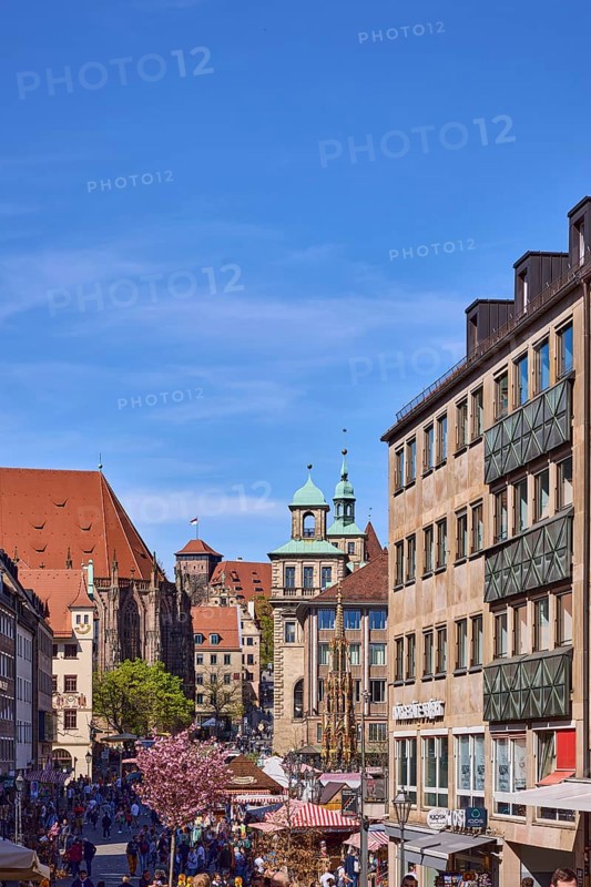 Pedestrian zone, building, fountain, church, town hall, castle, facades, windows, trees, pedestrians as secondary motif, beautiful fountain, St Sebald's Church, Imperial Castle, main market, Nuremberg, Middle Franconia, independent city, Bavaria, Germany