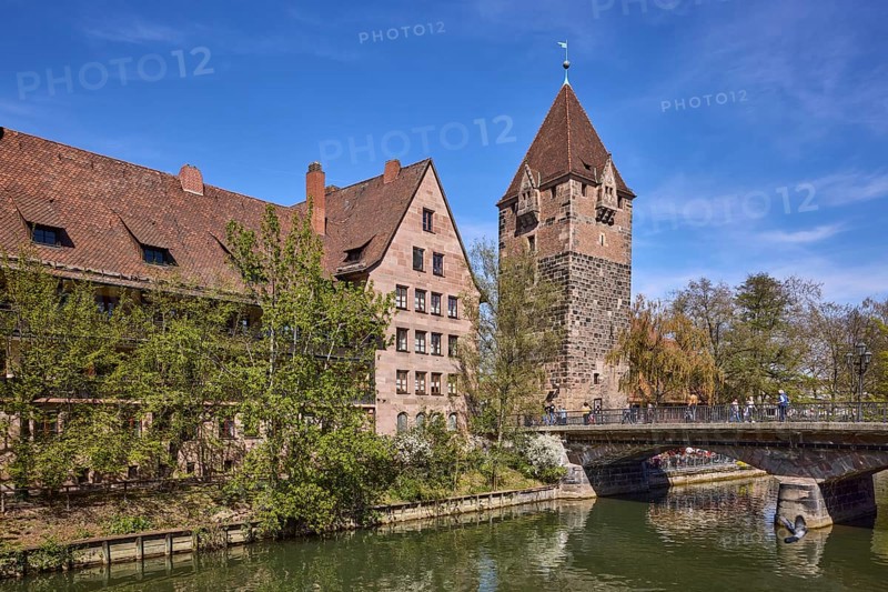 Schuldturm, river Pegnitz, bridge, historical buildings, house, trees, reflections, water surface, blue sky, cirrostratus clouds, HeubrÃ¼cke, Vordere Insel SchÃ¼tt, Nuremberg, Middle Franconia, independent city, Bavaria, Germany